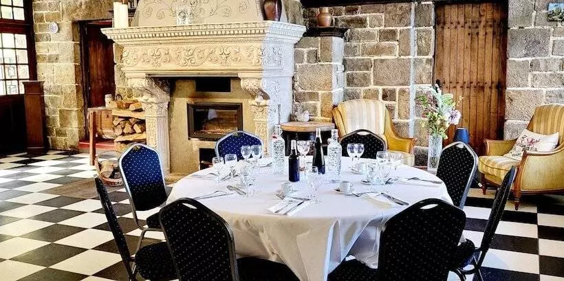 ホテル Logis Hôtel De France