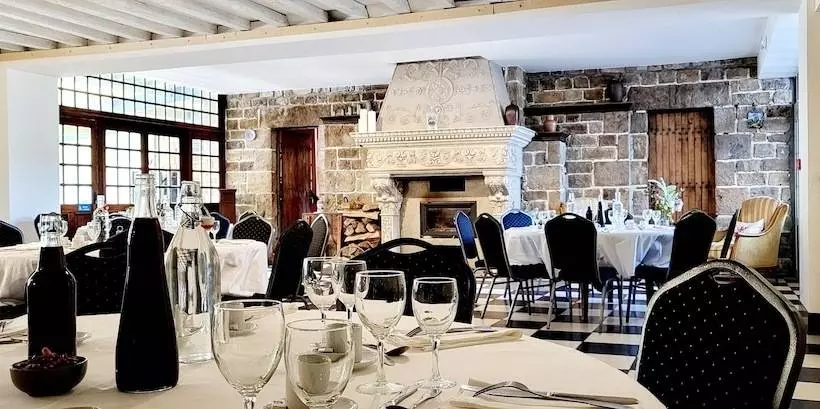 ホテル Logis Hôtel De France