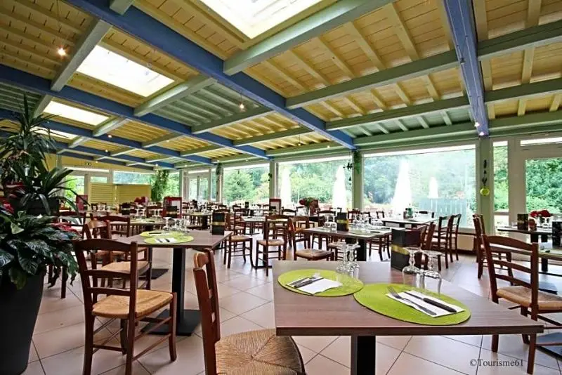 ホテル Logis Hôtel De France