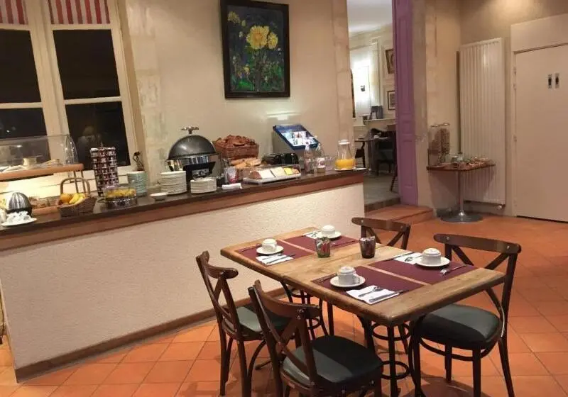 هتل Logis Hôtel Le Vert Galant
