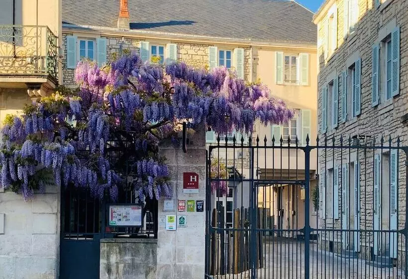 ホテル Logis Hôtel Restaurant Le Fontarabie