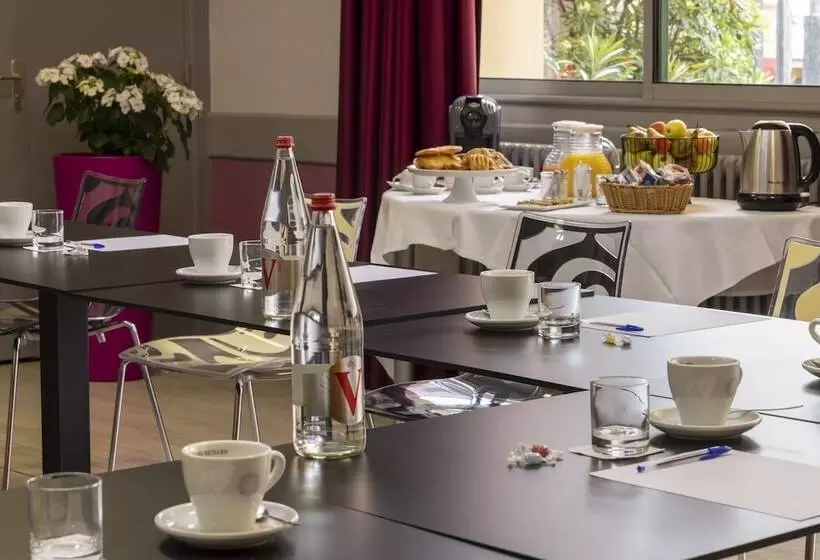 ホテル Logis Hôtel Restaurant Le Fontarabie