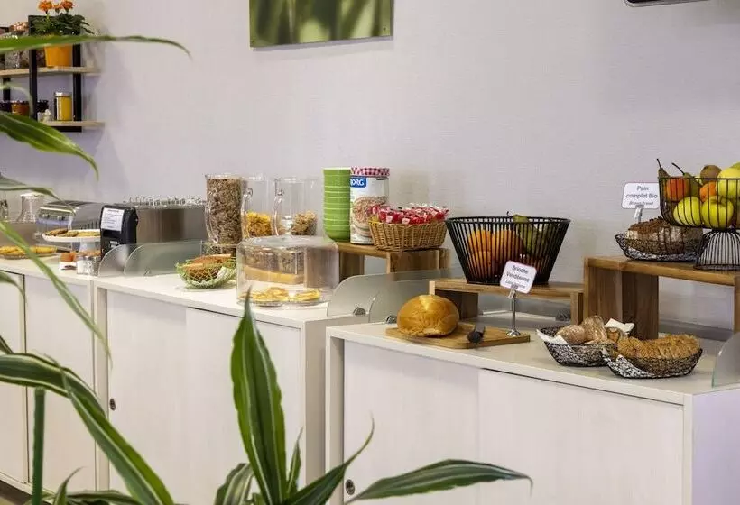 ホテル Logis Hôtel Restaurant Le Fontarabie