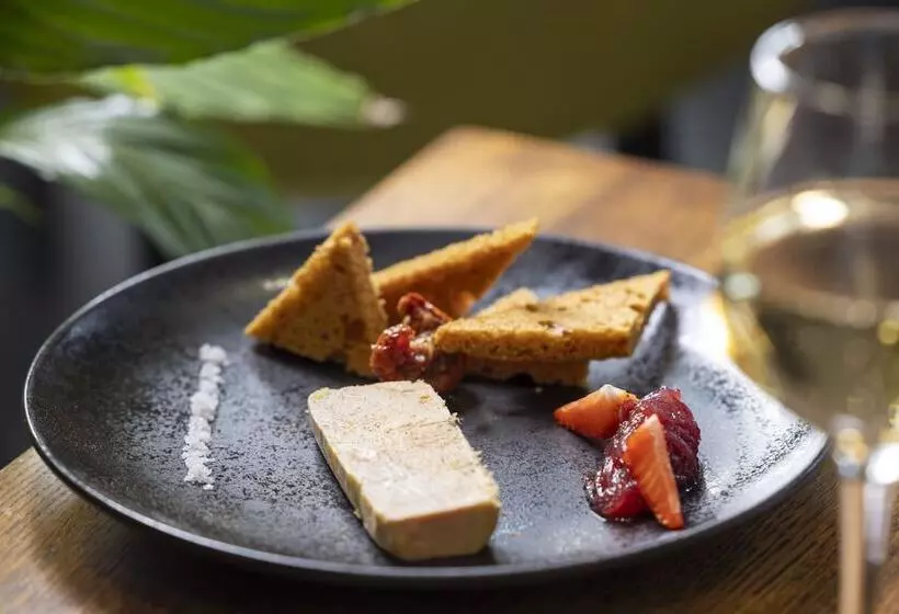 ホテル Logis Hôtel Restaurant Le Fontarabie