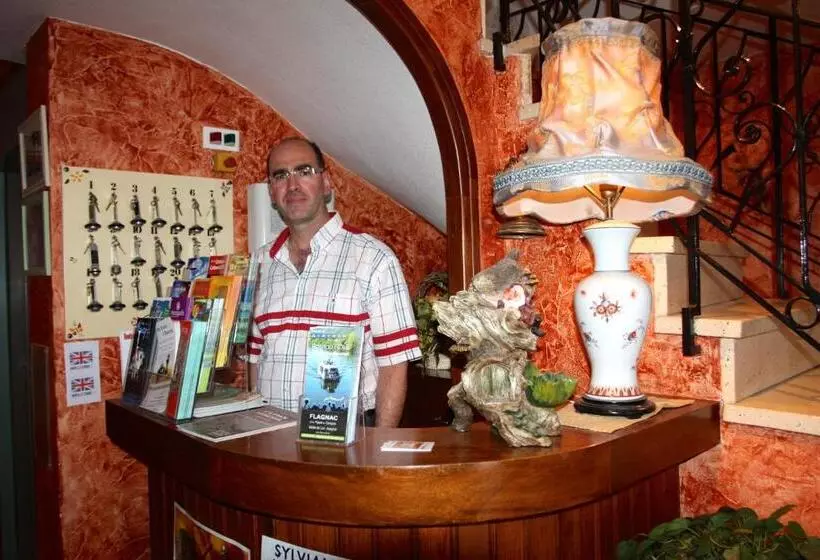 Отель Restaurant Des Deux Vallées