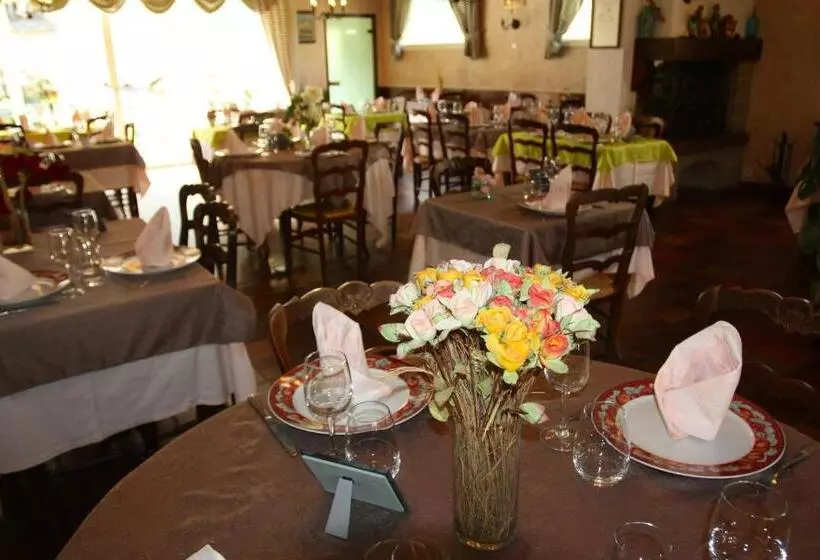 Отель Restaurant Des Deux Vallées