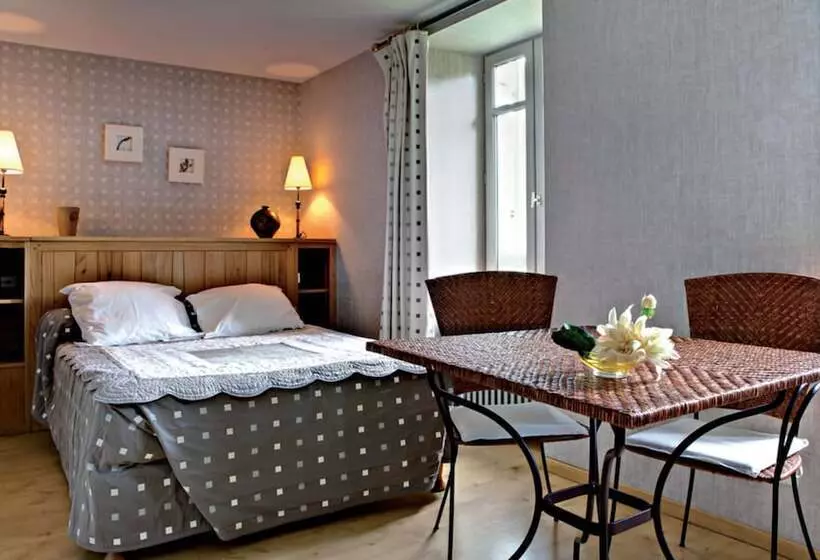 فندق ريفى Auberge Du Fel