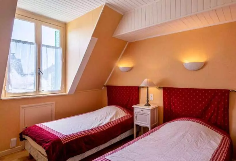 فندق ريفى Auberge Du Fel