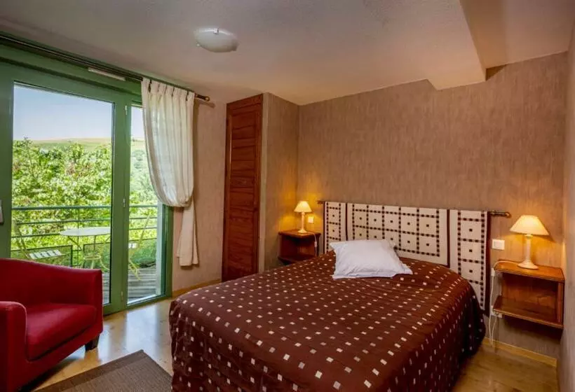 فندق ريفى Auberge Du Fel