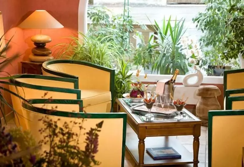 Отель Hôtel Le Provence