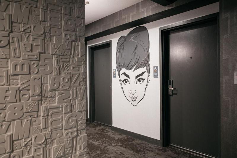 בית מלון כפרי The Blvd  & Suites  Adults Only