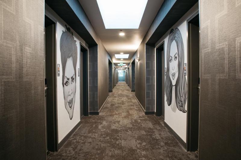 בית מלון כפרי The Blvd  & Suites  Adults Only