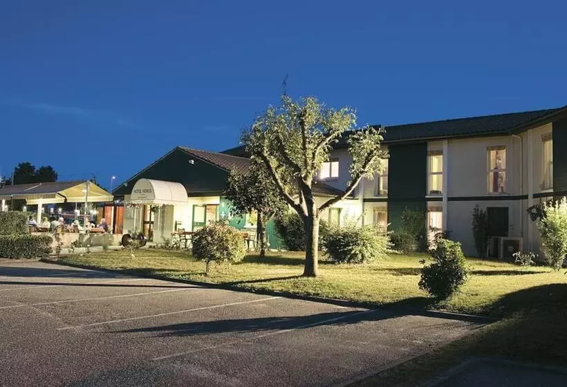 Отель Hôtel Horus