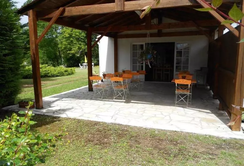 ホテル Logis De La Garenne