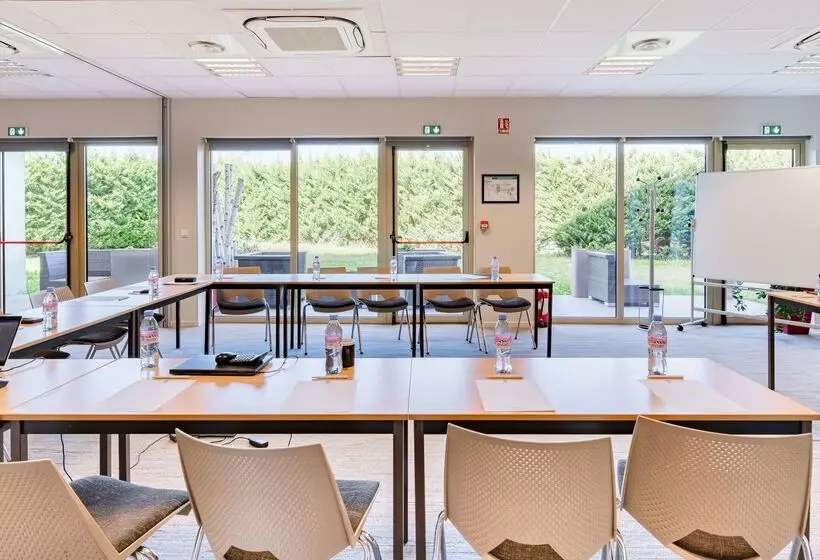 Отель Best Western Hôtel Des Barolles   Lyon Sud