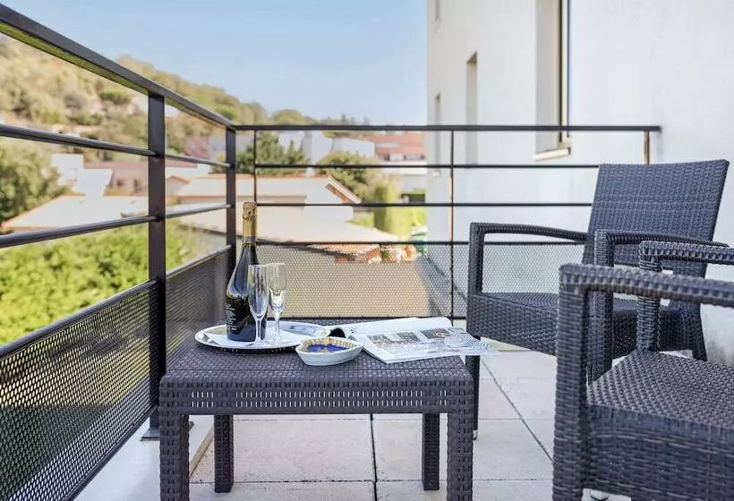 Отель Best Western Hôtel Des Barolles   Lyon Sud