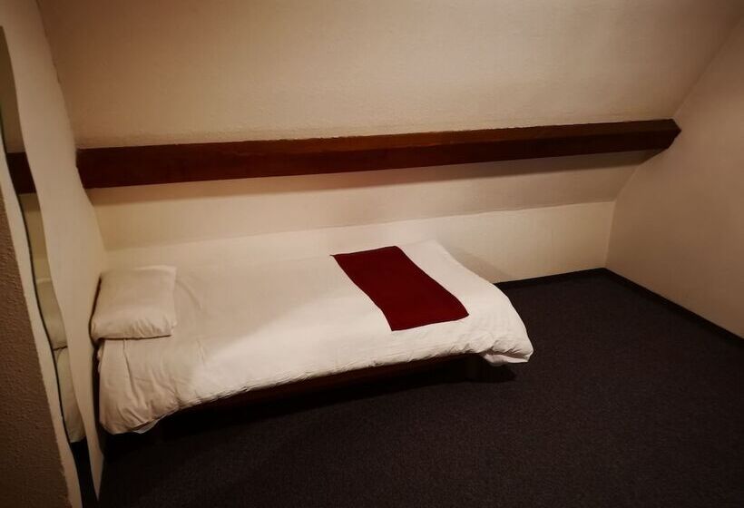 هتل Hôtel Espace Montclar