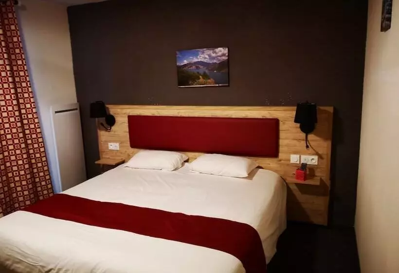 فندق Hôtel Espace Montclar