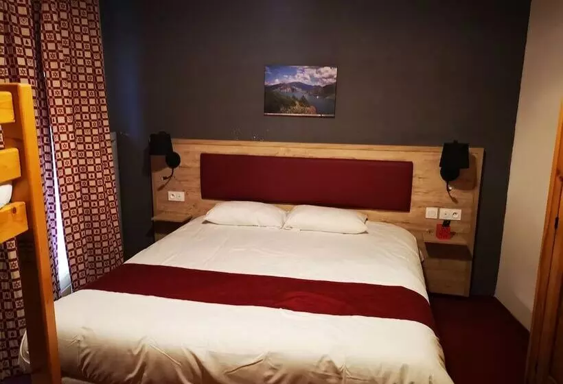 فندق Hôtel Espace Montclar