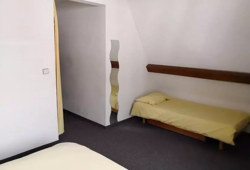 فندق Hôtel Espace Montclar