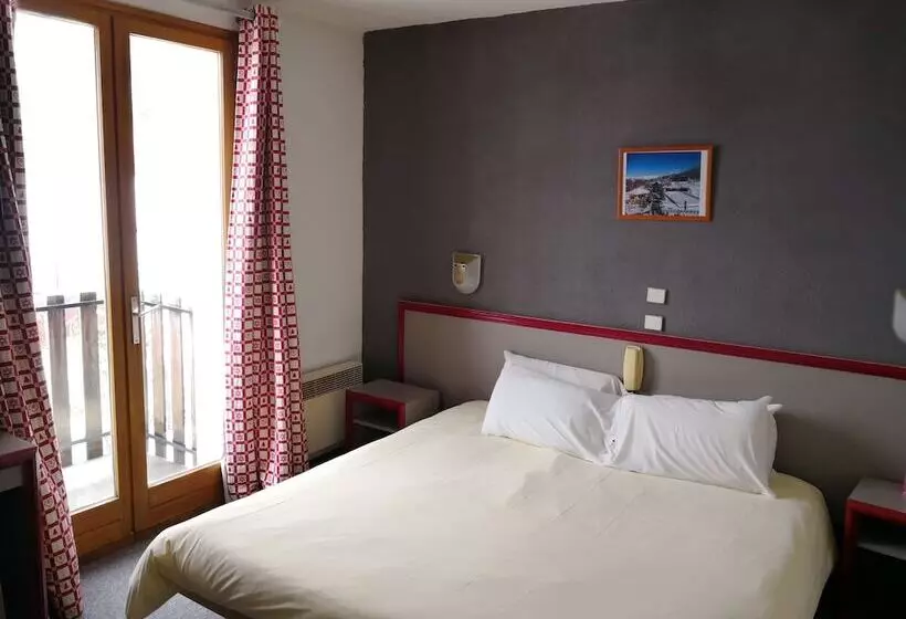 فندق Hôtel Espace Montclar