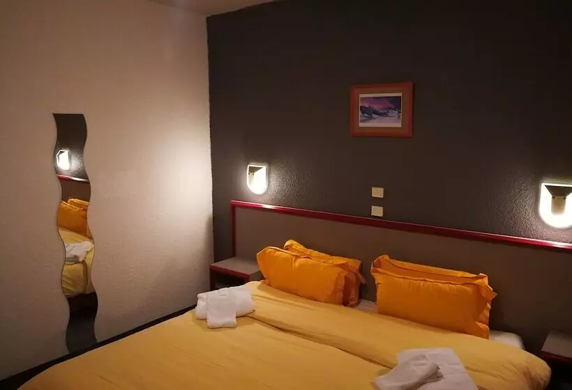 فندق Hôtel Espace Montclar