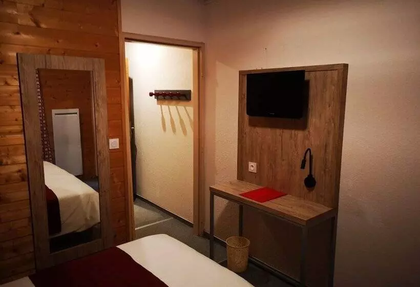 فندق Hôtel Espace Montclar