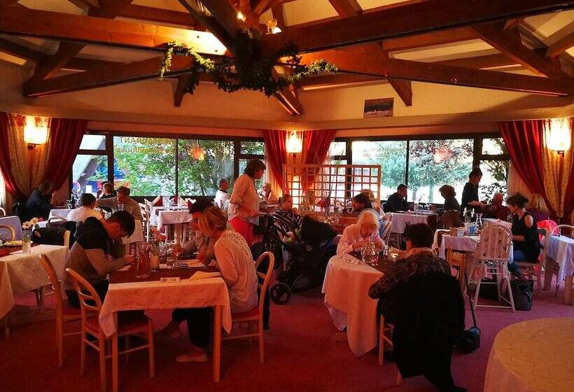 هتل Hôtel Espace Montclar