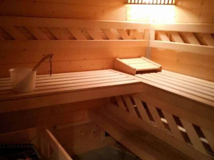 هتل Hôtel Espace Montclar