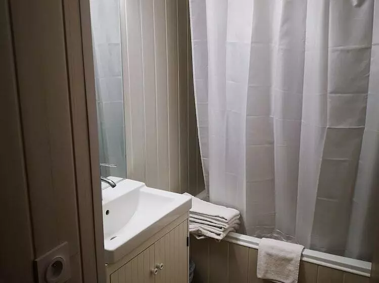 فندق Hôtel Espace Montclar