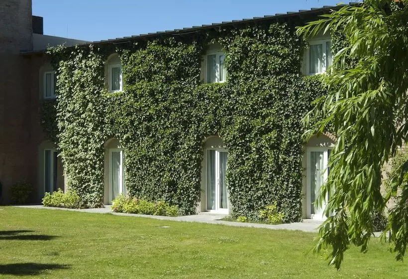 Hotel La Posada De Madryn