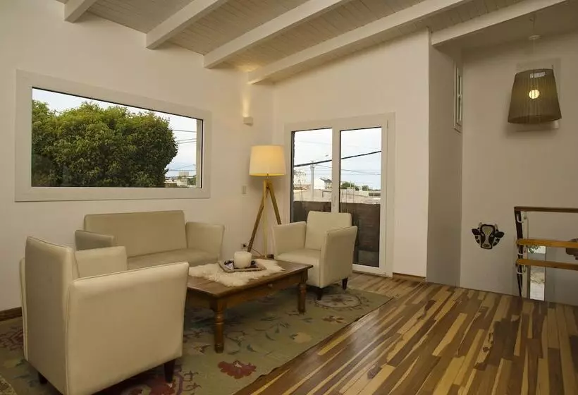 Hotel La Posada De Madryn