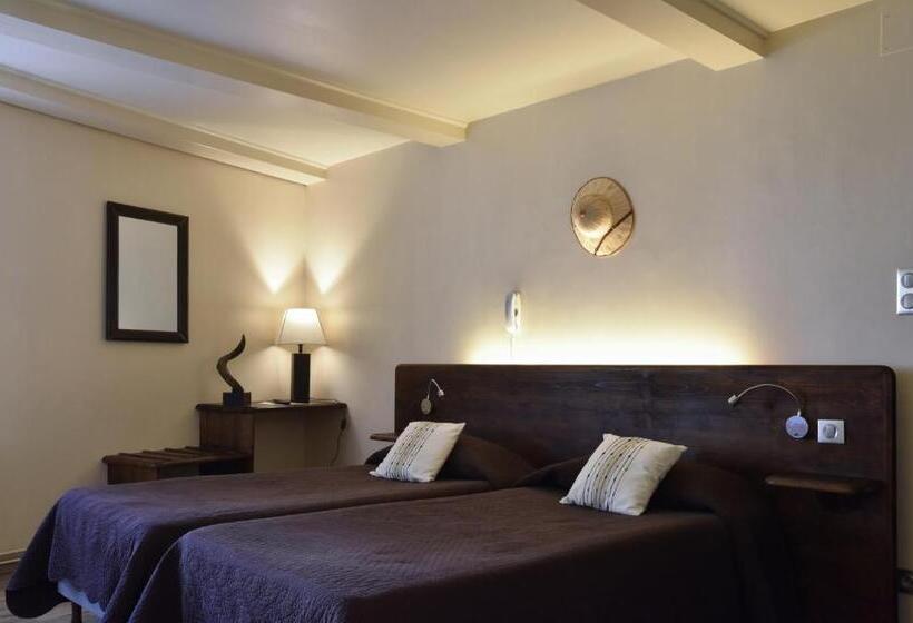 Отель Le Relais De Moustiers