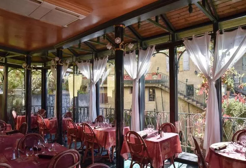 هتل Le Relais De Moustiers