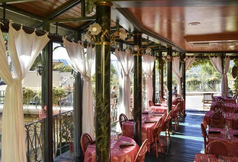 Отель Le Relais De Moustiers