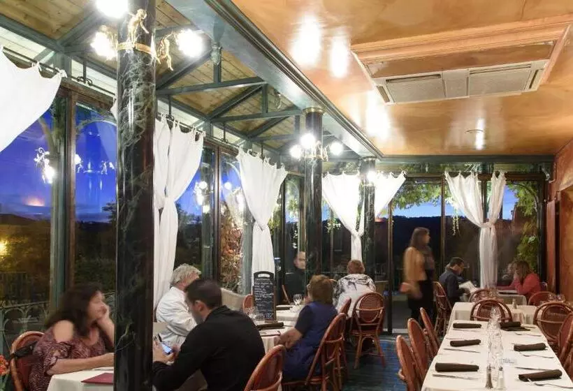 هتل Le Relais De Moustiers