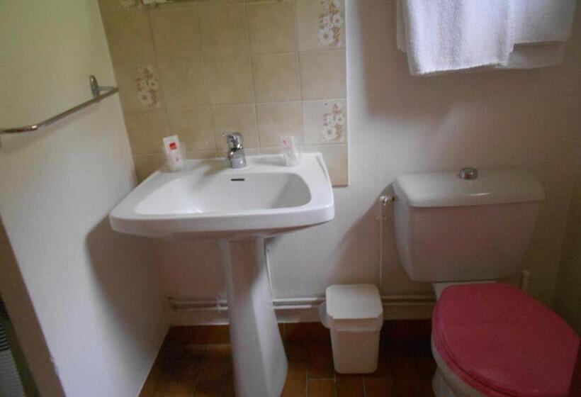 Hotelli Logis De La Garenne