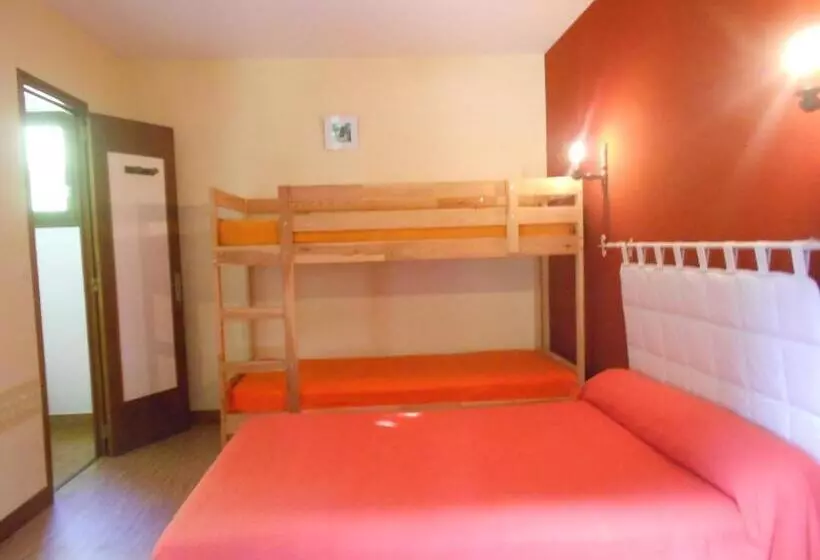 ホテル Logis De La Garenne