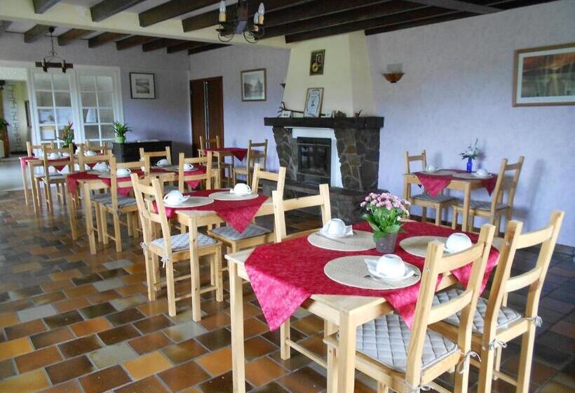 Hotelli Logis De La Garenne