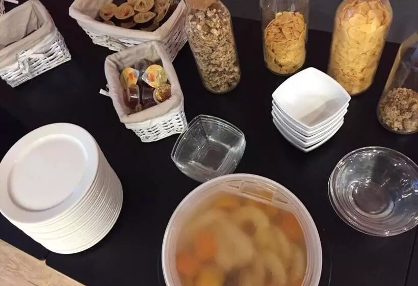 Logis Hotel Des Bourbons