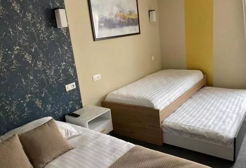 Logis Hotel Restaurant Des Voyageurs