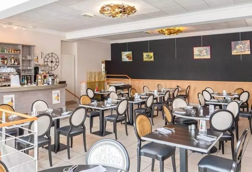 فندق Logis Hôtel Le Chene Dore