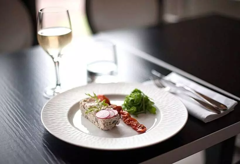 فندق Logis Hôtel Le Chene Dore