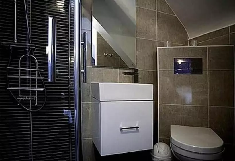 فندق Logis Hôtel Le Chene Dore