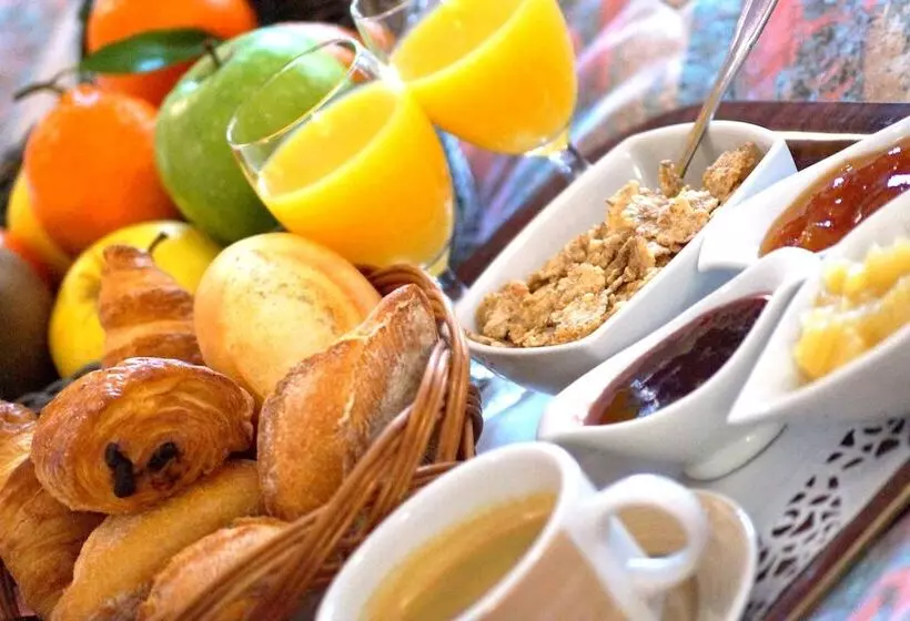 호텔 Logis Hôtel & Restaurant Le Soleil D Or