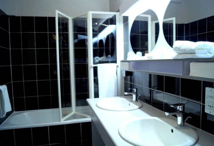 Отель Logis Hôtel & Restaurant Le Soleil D Or