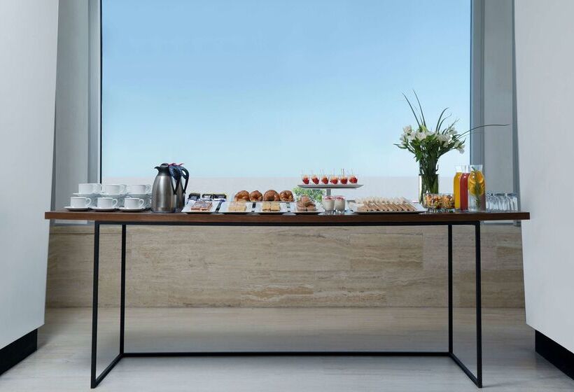 בית מלון כפרי NH Montevideo Columbia