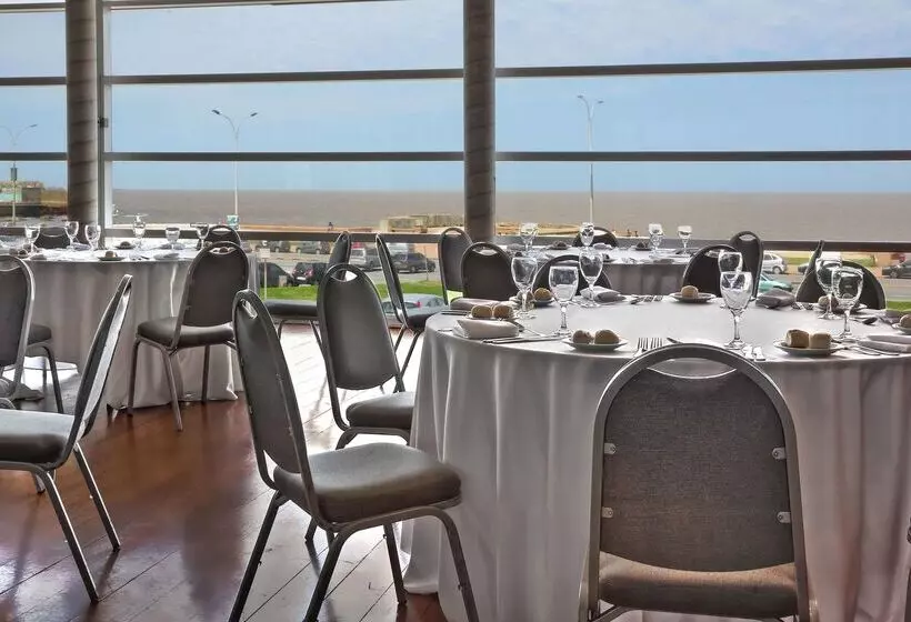 Hotel NH Montevideo Columbia