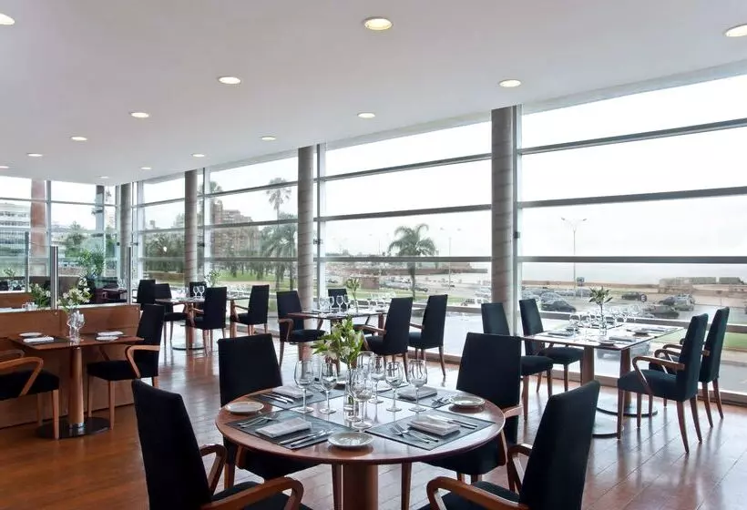 Hotel NH Montevideo Columbia