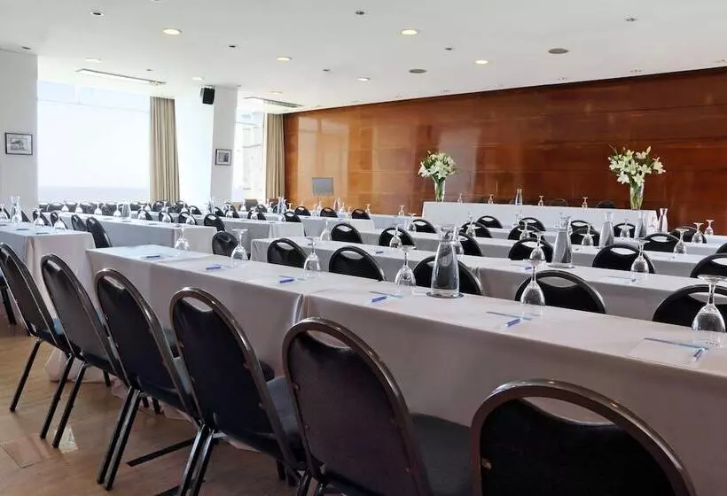 Hotel NH Montevideo Columbia